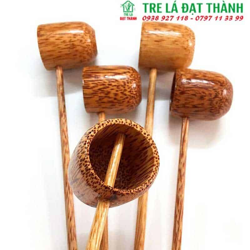 Gáo Dừa Múc Rượu